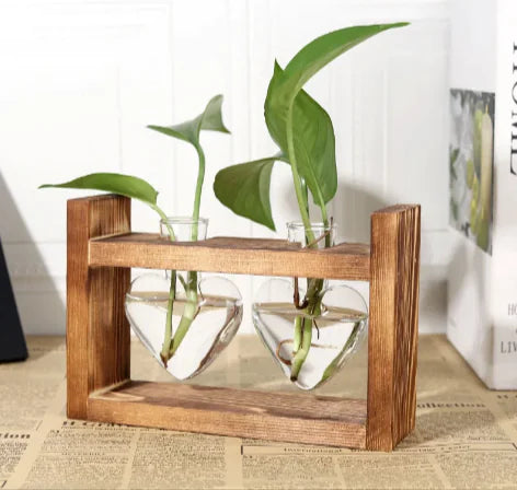 Heart-Shaped Glass Vase with Wooden Stand – Romantic Modern Hydroponic Planter for Elegant Home Décor